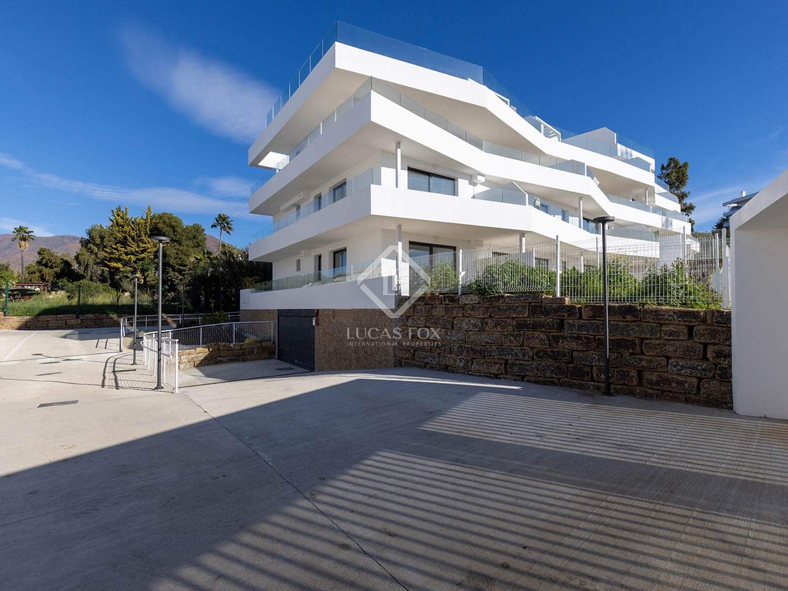 2 bedroom Apartment for sale in Estepona with pool garage - € 450,000 (Ref: 8781977)