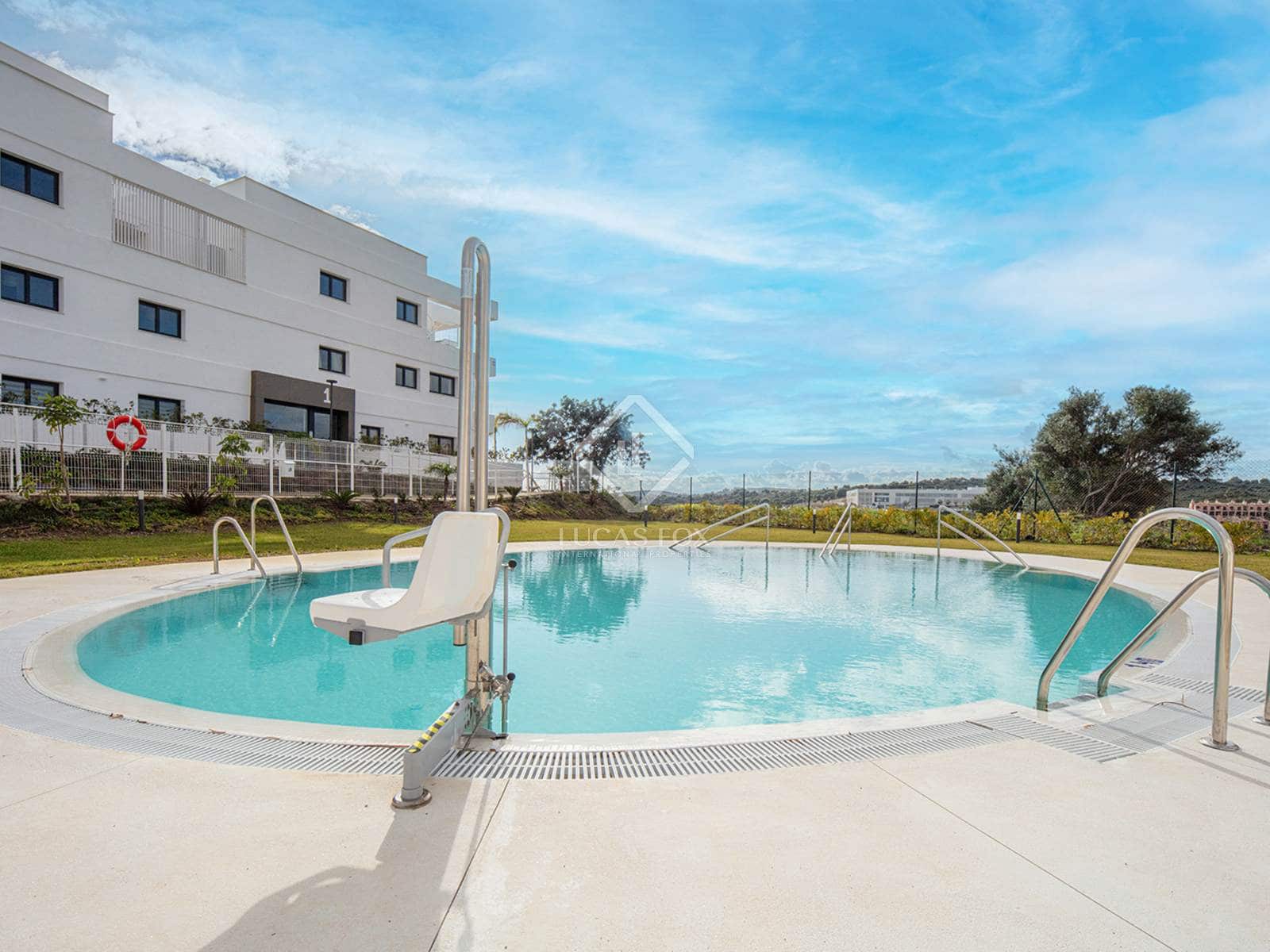 2 bedroom Apartment for sale in Estepona with pool garage - € 450,000 (Ref: 8781977)