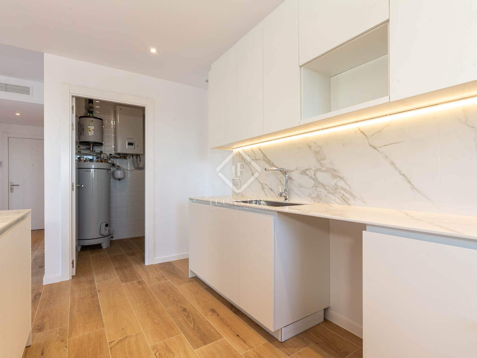 3 soveværelse Lejlighed til leje i Esplugues de Llobregat med swimmingpool garage - € 3.500 (Ref: 8782271)