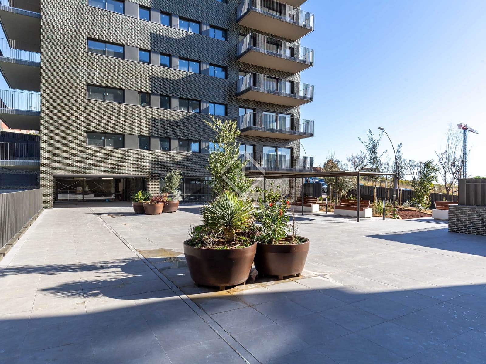 3 soveværelse Lejlighed til leje i Esplugues de Llobregat med swimmingpool garage - € 3.500 (Ref: 8782271)