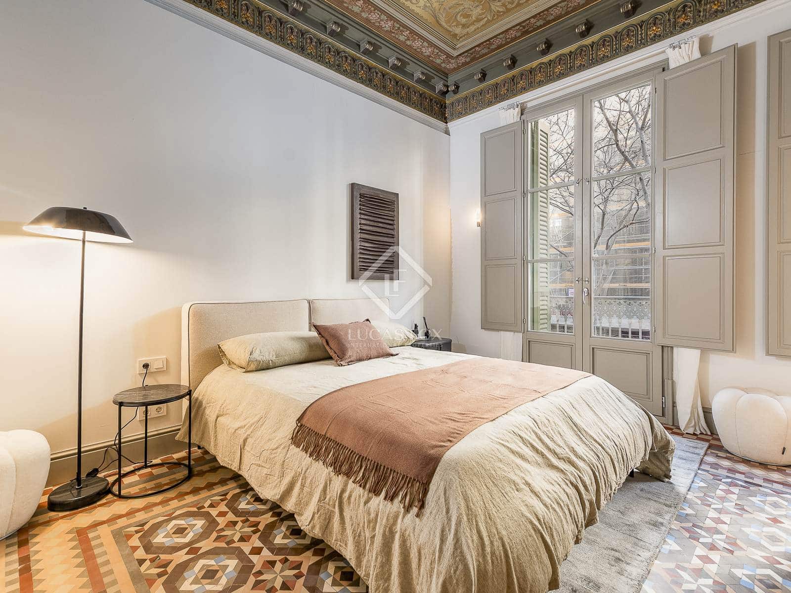 3 bedroom Apartment for sale in Barcelona city - € 2,200,000 (Ref: 8784645)