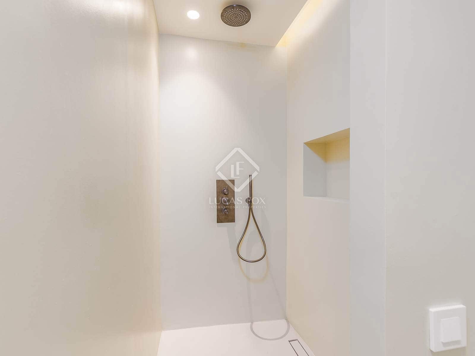 3 bedroom Apartment for sale in Barcelona city - € 2,200,000 (Ref: 8784645)