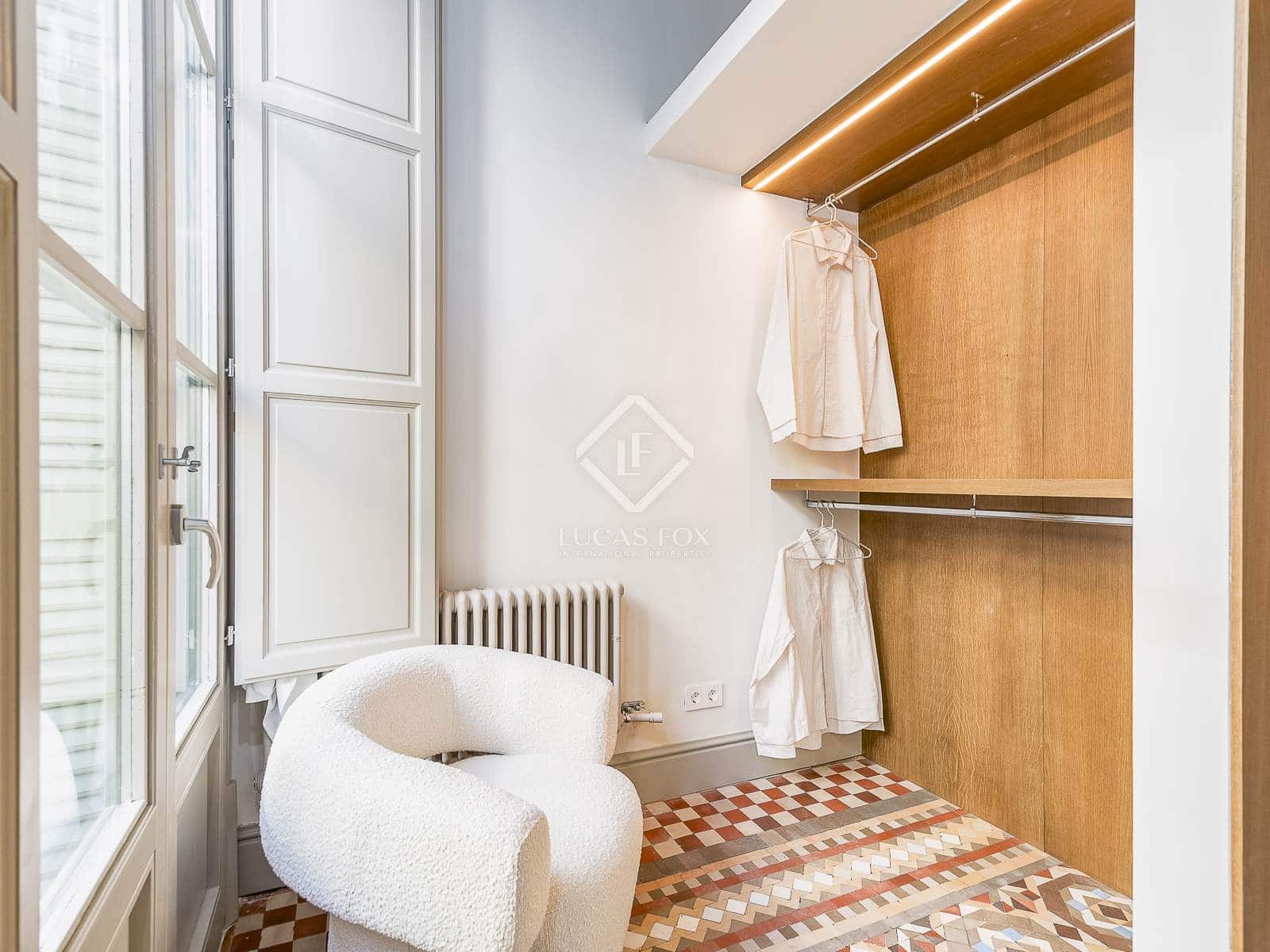 3 bedroom Apartment for sale in Barcelona city - € 2,200,000 (Ref: 8784645)