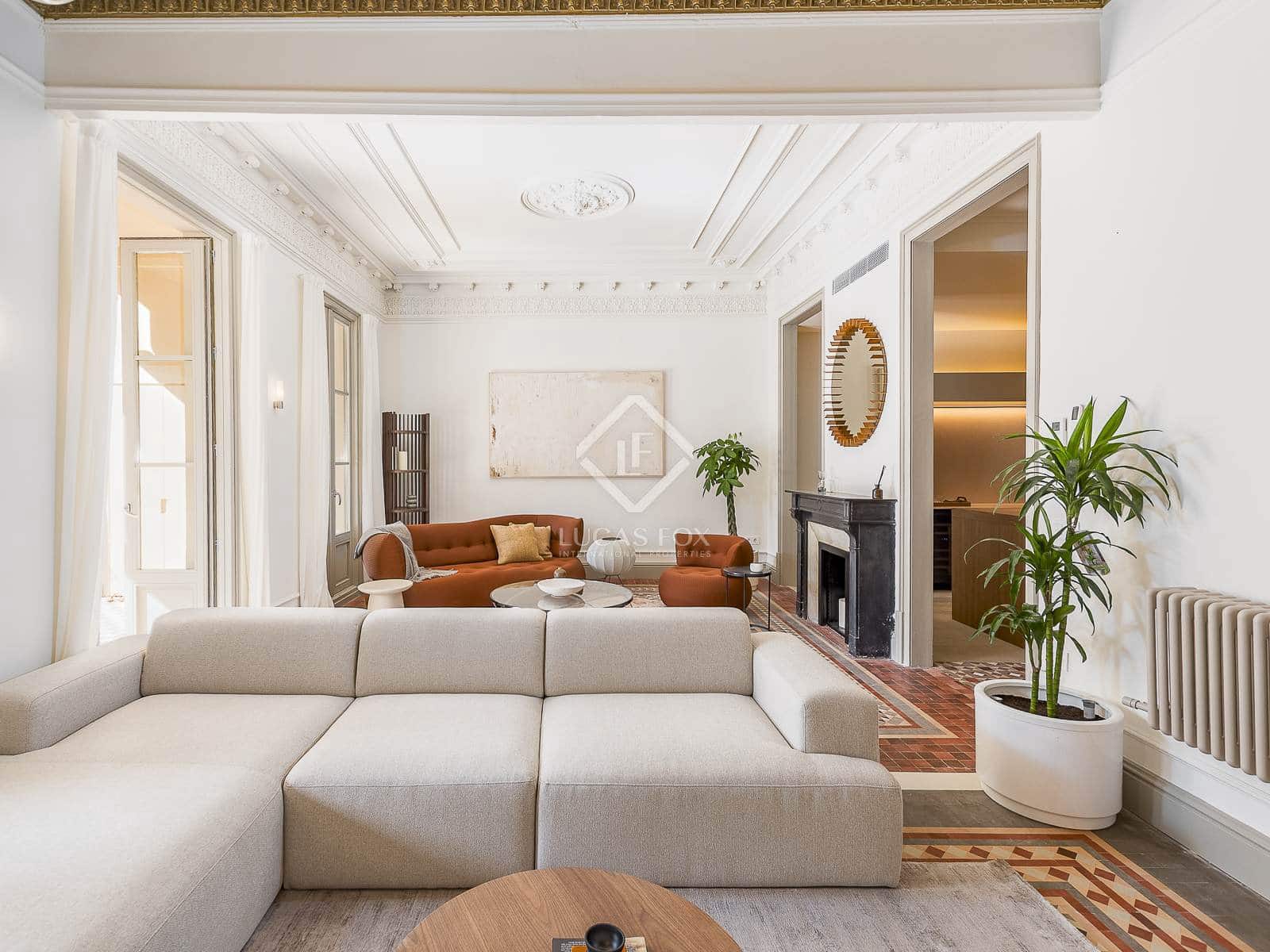 3 bedroom Apartment for sale in Barcelona city - € 2,200,000 (Ref: 8784645)