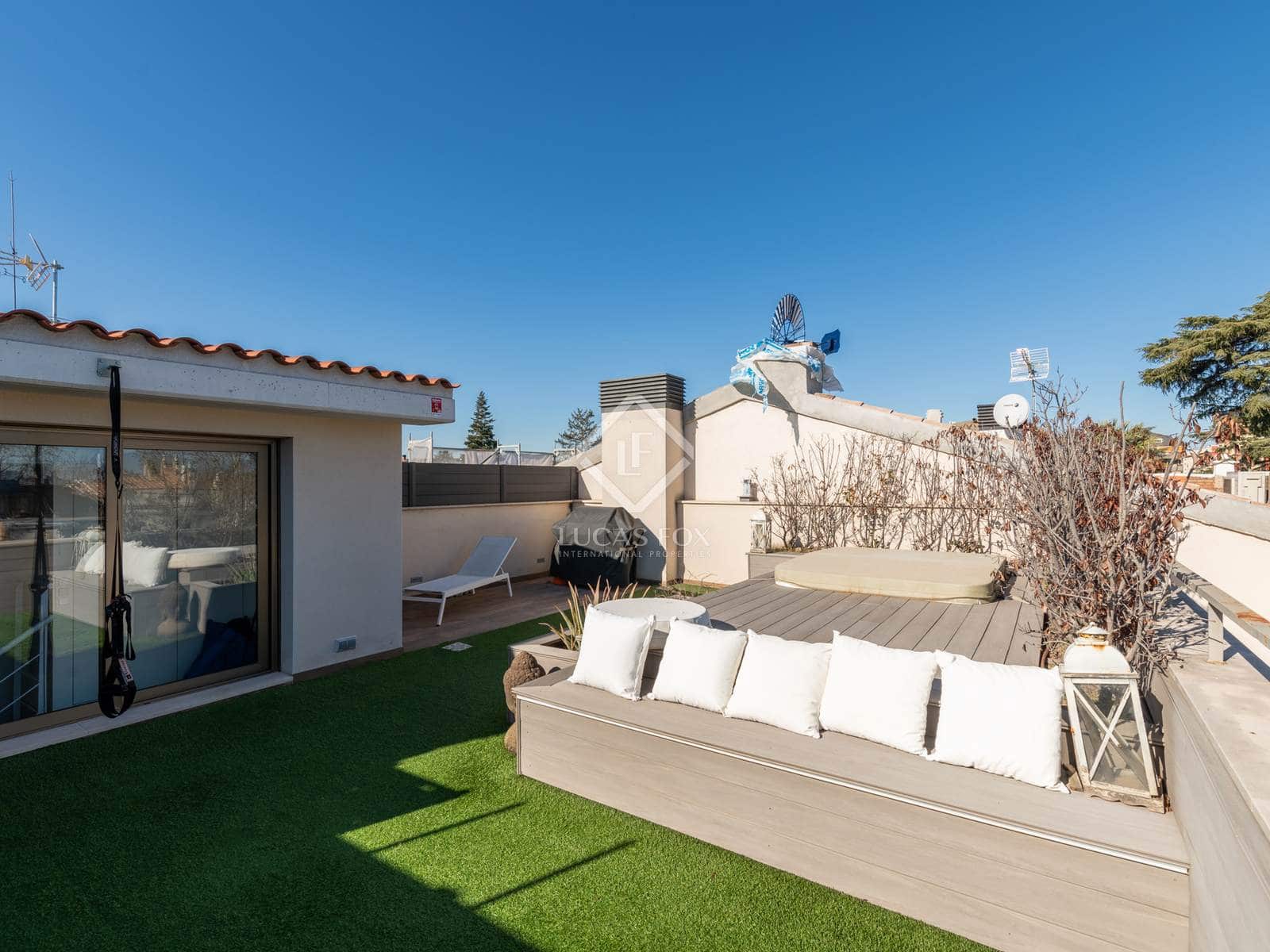 3 bedroom Apartment for sale in Sant Cugat del Valles with pool garage - € 1,095,000 (Ref: 8785607)