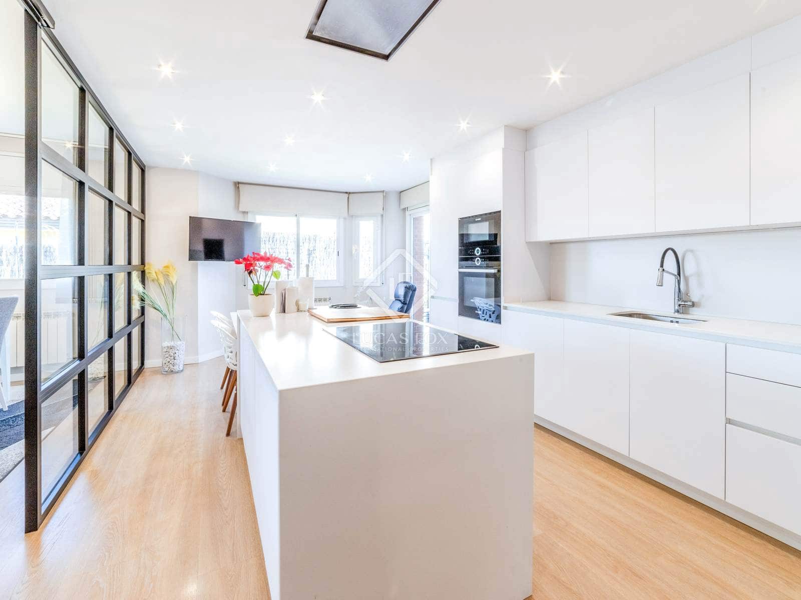 4 soveværelse Villa til salg i Sant Pere de Ribes med swimmingpool garage - € 998.000 (Ref: 8788098)