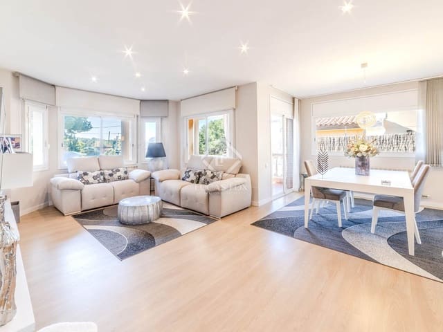 4 makuuhuone Huvila myytävänä paikassa Sant Pere de Ribes mukana uima-altaan 
autotalli - 998 000 € (Ref: 8788098)