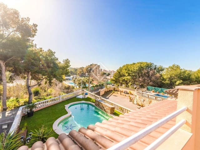 4 makuuhuone Huvila myytävänä paikassa Sant Pere de Ribes mukana uima-altaan 
autotalli - 998 000 € (Ref: 8788098)