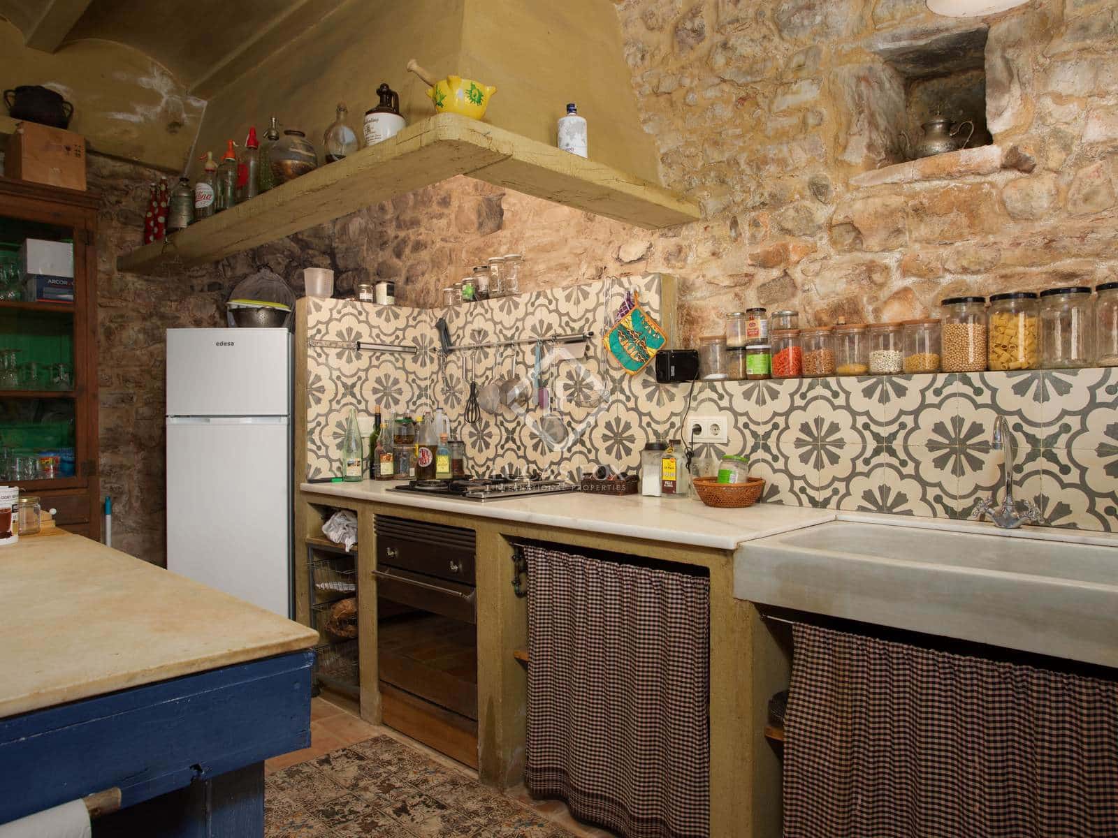 10 soveværelse Finca/Landehus til salg i Porqueres - € 1.600.000 (Ref: 8788673)