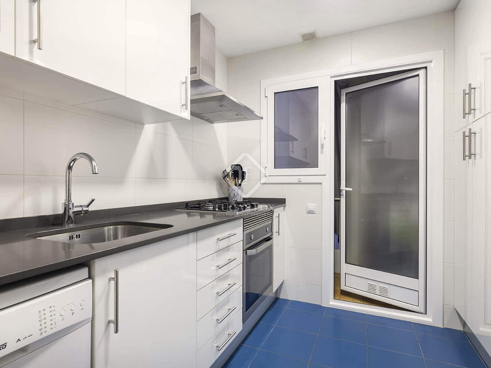 Apartamento de 2 habitaciones en Barcelona ciudad en venta con garaje - 470.000 € (Ref: 8788742)