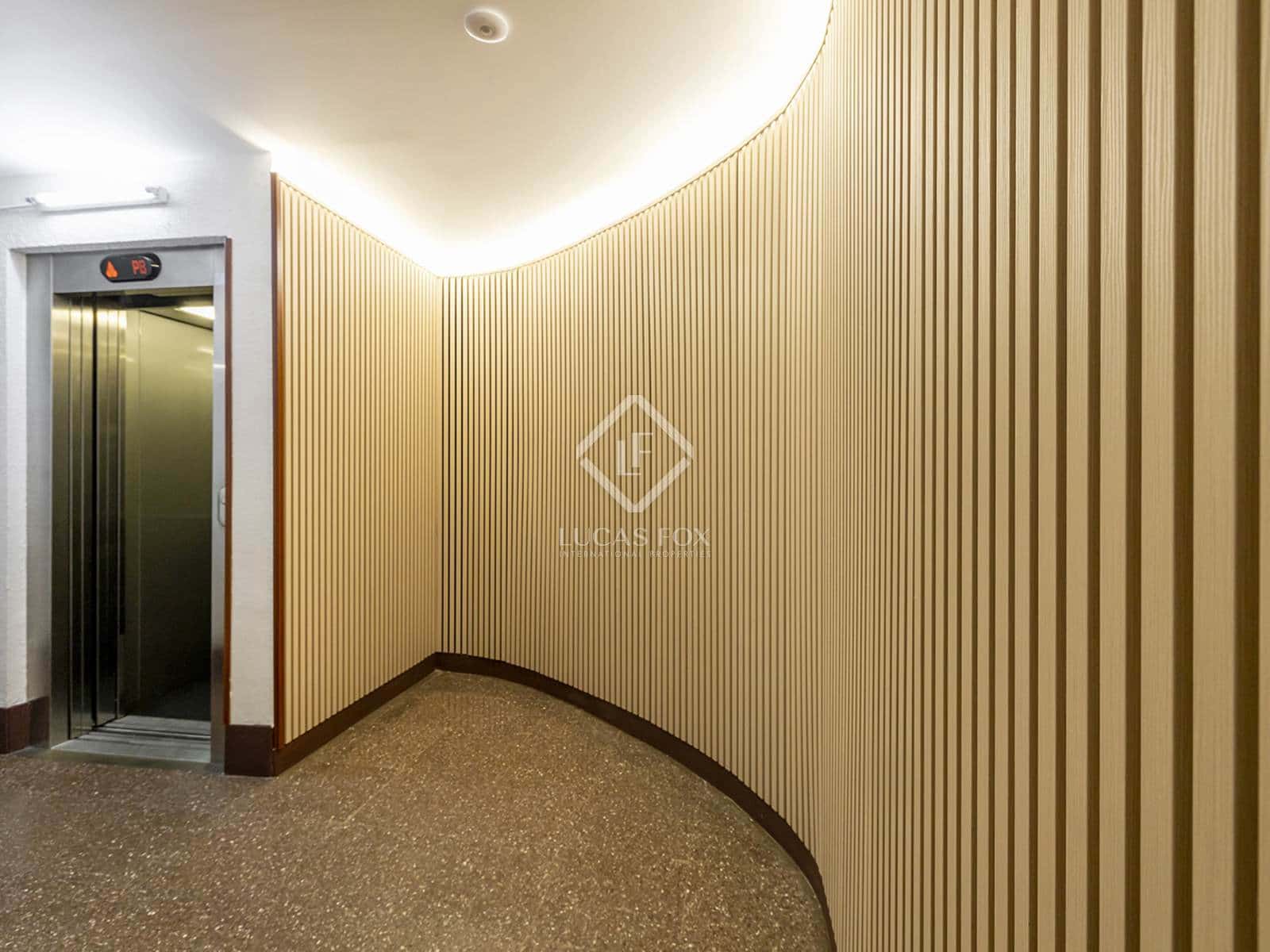 Apartamento de 2 habitaciones en Barcelona ciudad en venta con garaje - 470.000 € (Ref: 8788742)