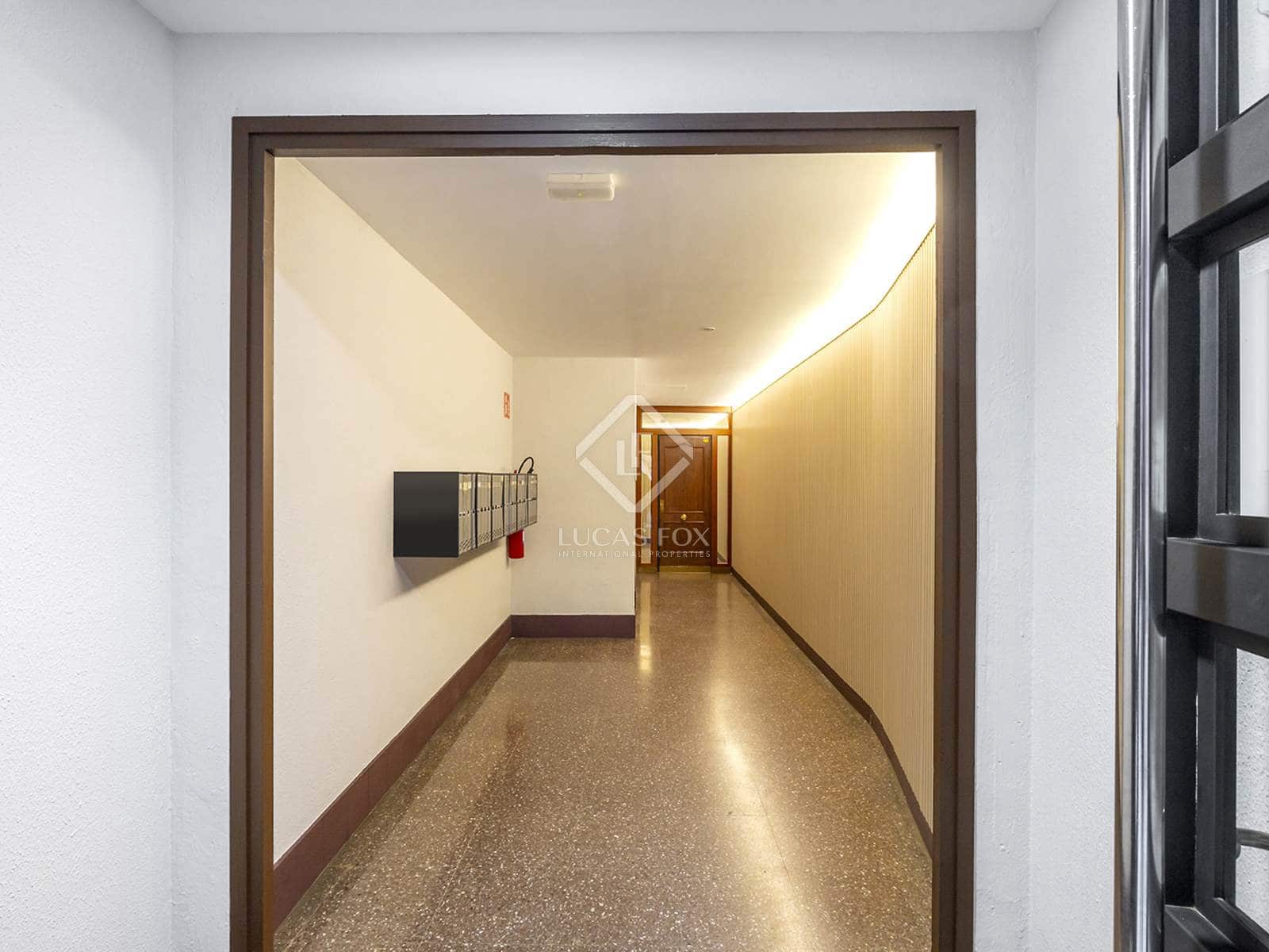 Apartamento de 2 habitaciones en Barcelona ciudad en venta con garaje - 470.000 € (Ref: 8788742)