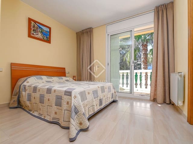 4 slaapkamer Villa te koop in Platja d'Aro, Castell-Platja d'Aro met garage - € 500.000 (Ref: 8789856)