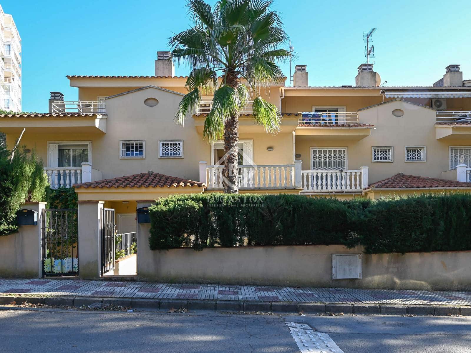 4 soveværelse Villa til salg i Platja d'Aro med garage - € 500.000 (Ref: 8789856)
