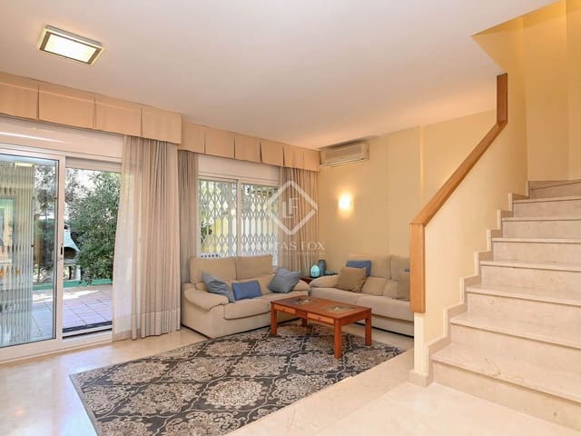 4 slaapkamer Villa te koop in Platja d'Aro, Castell-Platja d'Aro met garage - € 500.000 (Ref: 8789856)