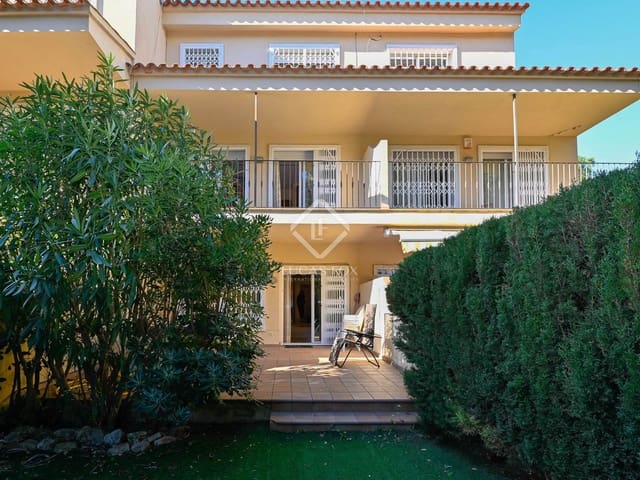 4 slaapkamer Villa te koop in Platja d'Aro, Castell-Platja d'Aro met garage - € 500.000 (Ref: 8789856)