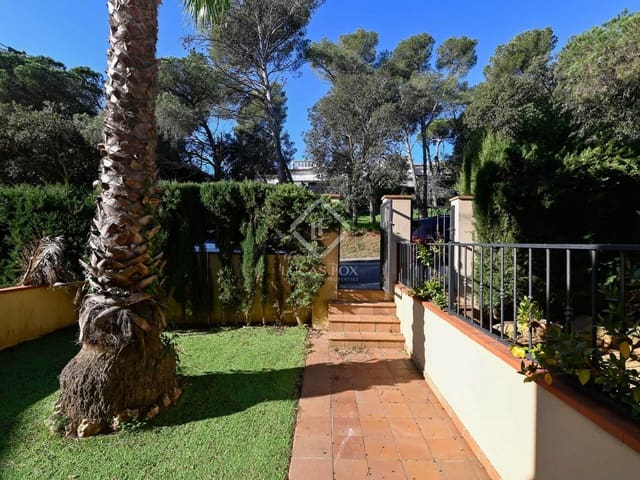 4 slaapkamer Villa te koop in Platja d'Aro, Castell-Platja d'Aro met garage - € 500.000 (Ref: 8789856)