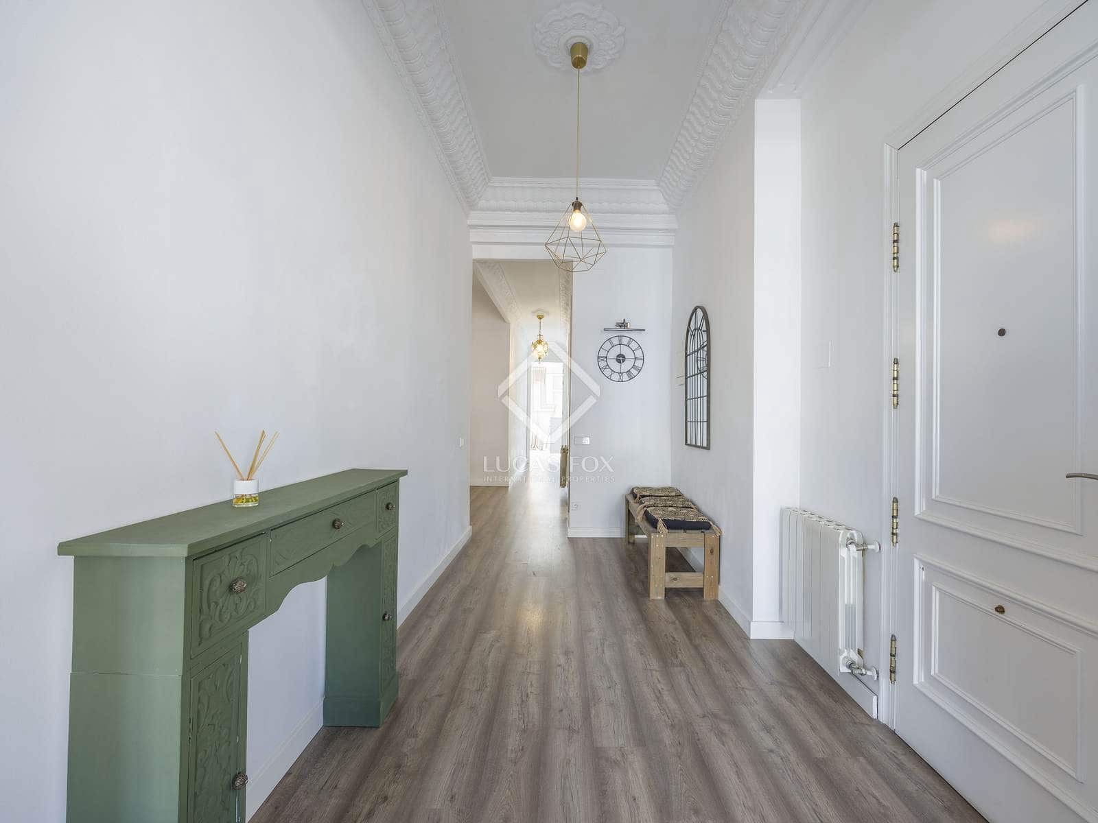 2 bedroom Apartment for rent in Valencia city - € 2,600 (Ref: 8789860)