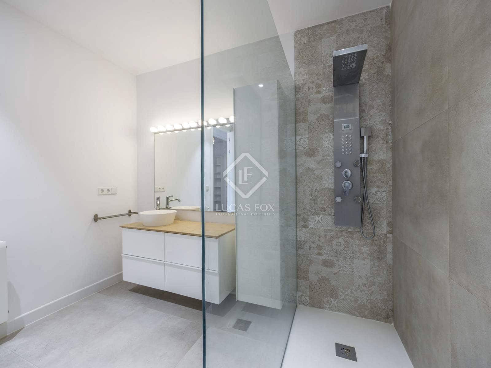 2 bedroom Apartment for rent in Valencia city - € 2,600 (Ref: 8789860)