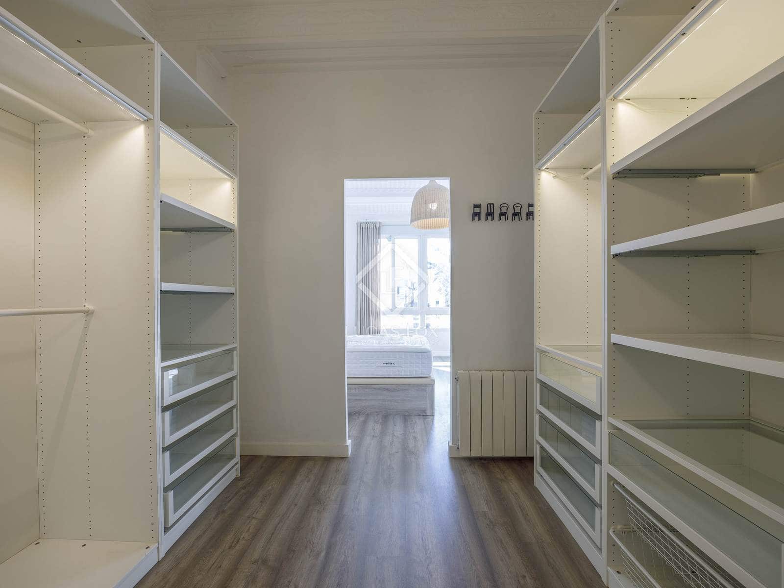 2 bedroom Apartment for rent in Valencia city - € 2,600 (Ref: 8789860)