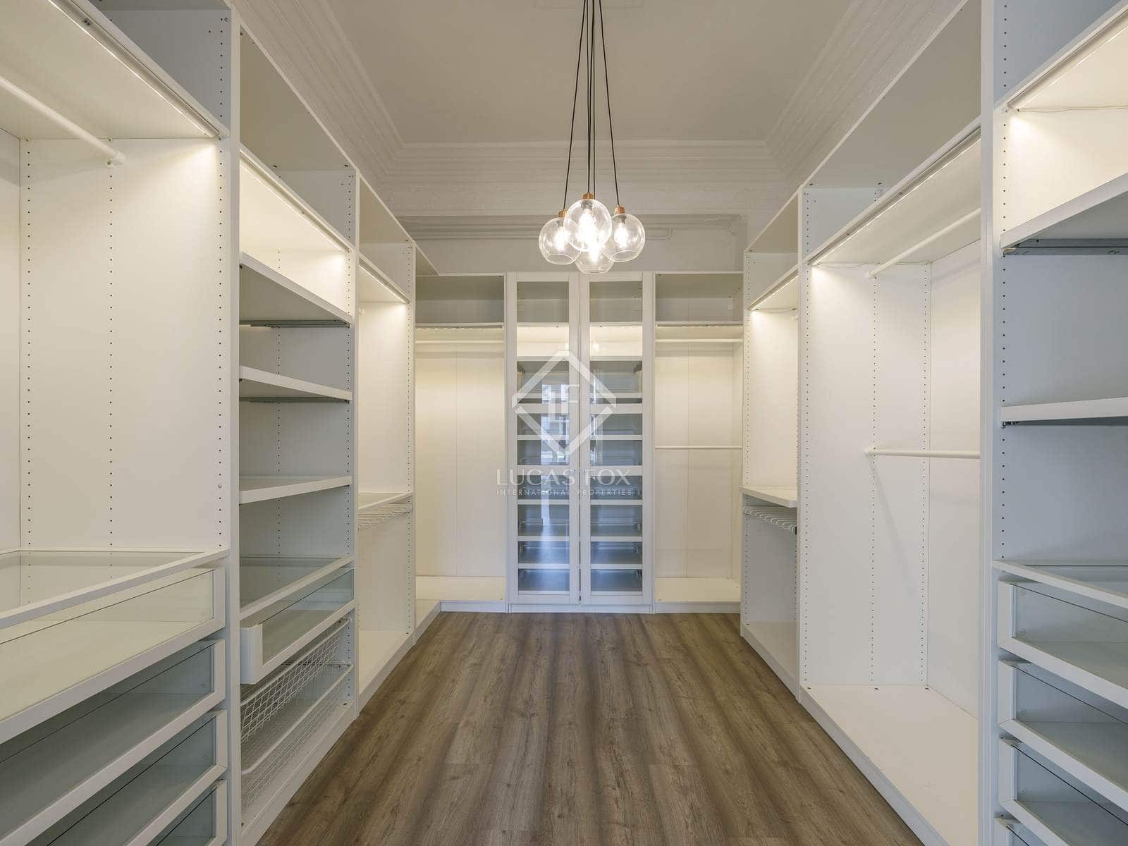 2 bedroom Apartment for rent in Valencia city - € 2,600 (Ref: 8789860)