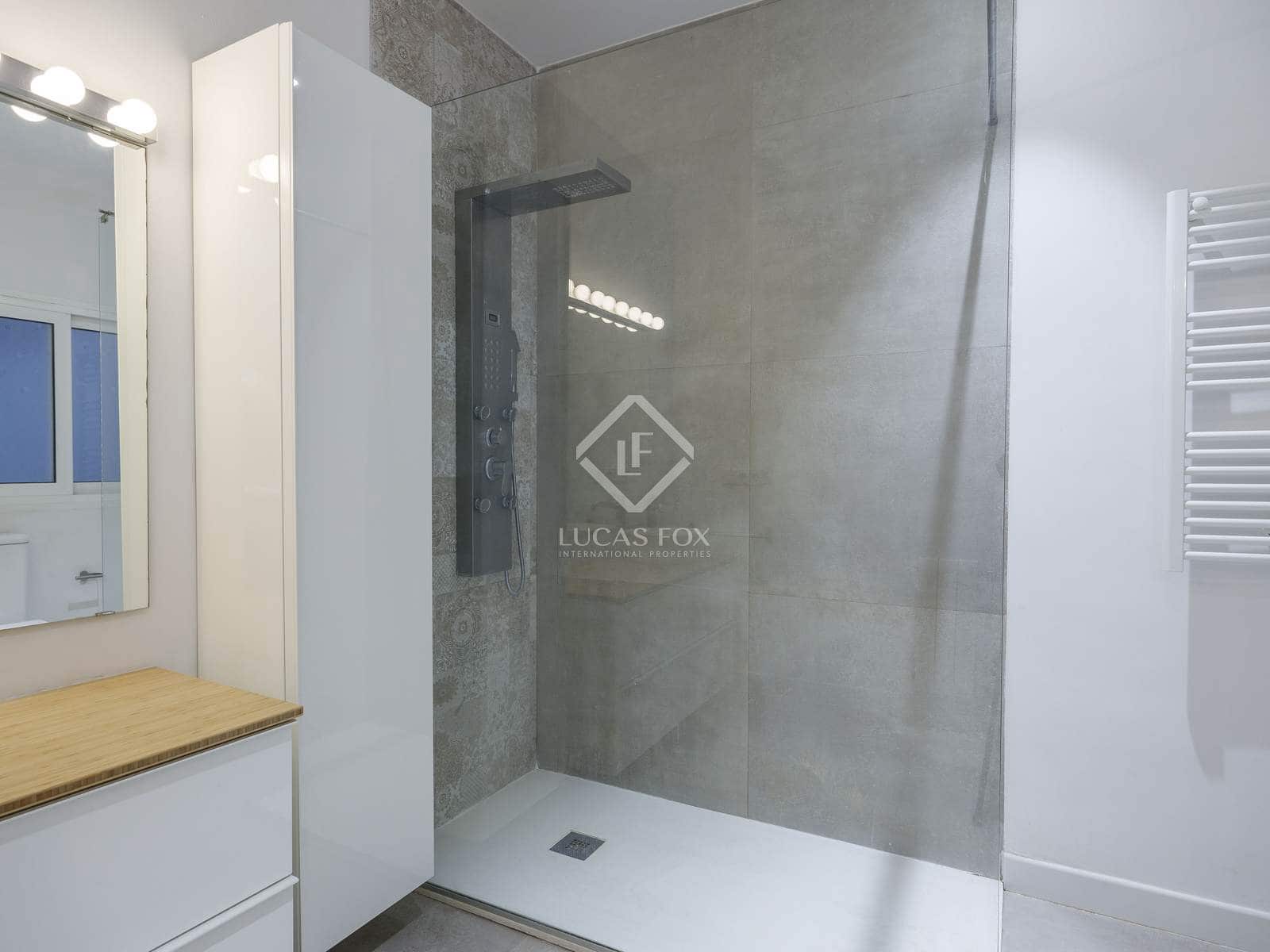 2 bedroom Apartment for rent in Valencia city - € 2,600 (Ref: 8789860)