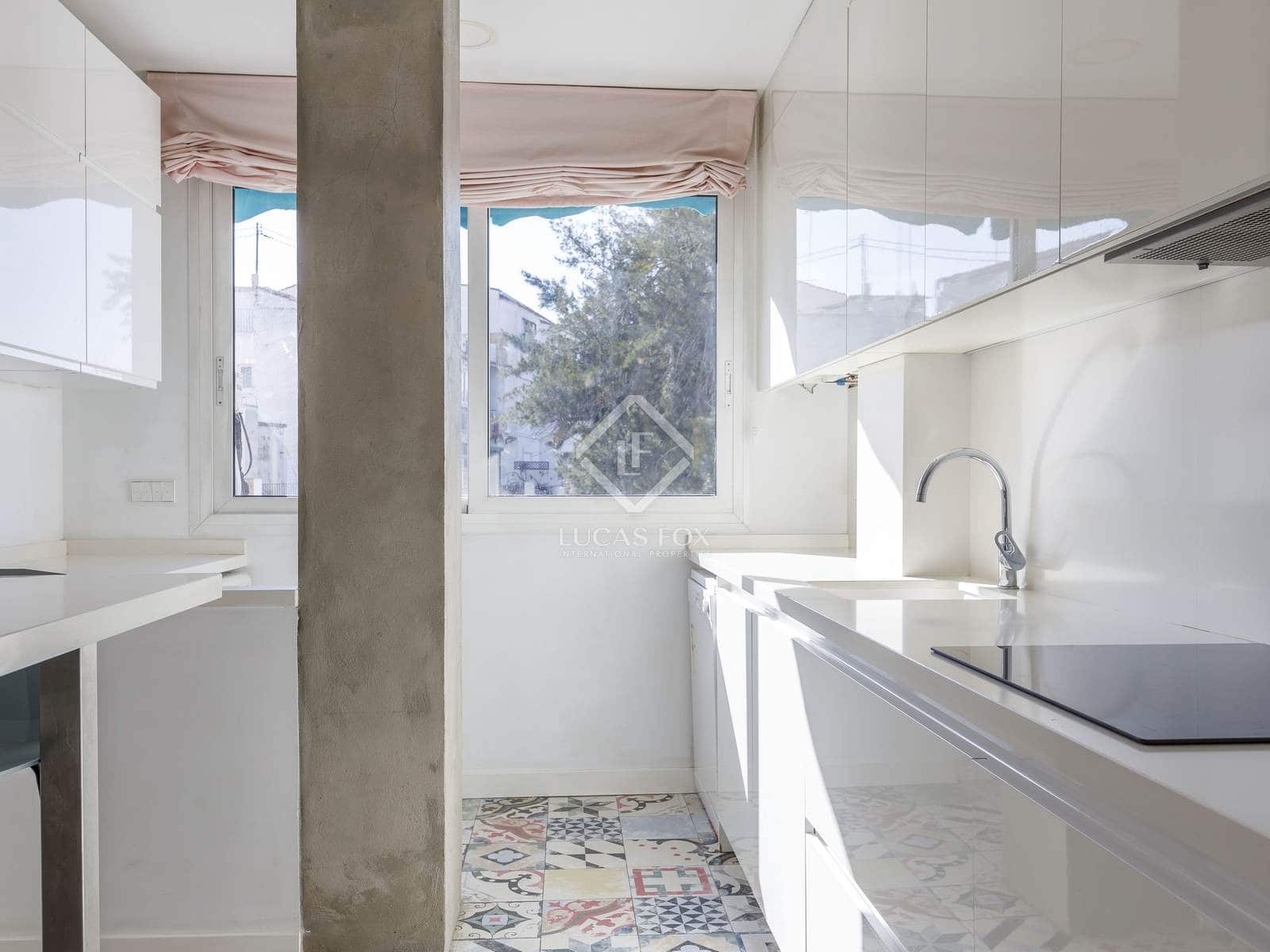 2 bedroom Apartment for rent in Valencia city - € 2,600 (Ref: 8789860)