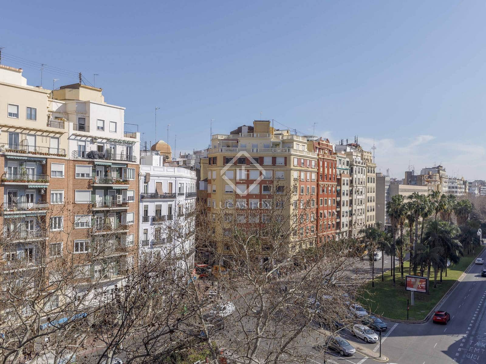 2 bedroom Apartment for rent in Valencia city - € 2,600 (Ref: 8789860)