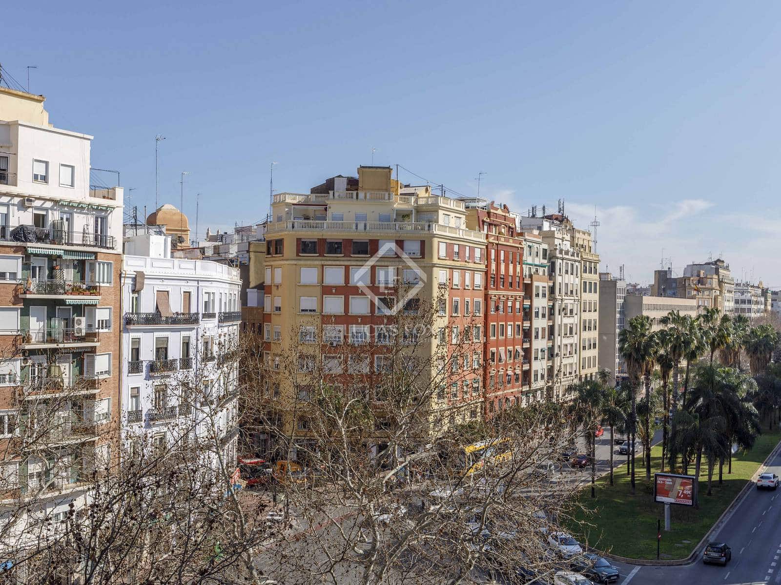 2 bedroom Apartment for rent in Valencia city - € 2,600 (Ref: 8789860)