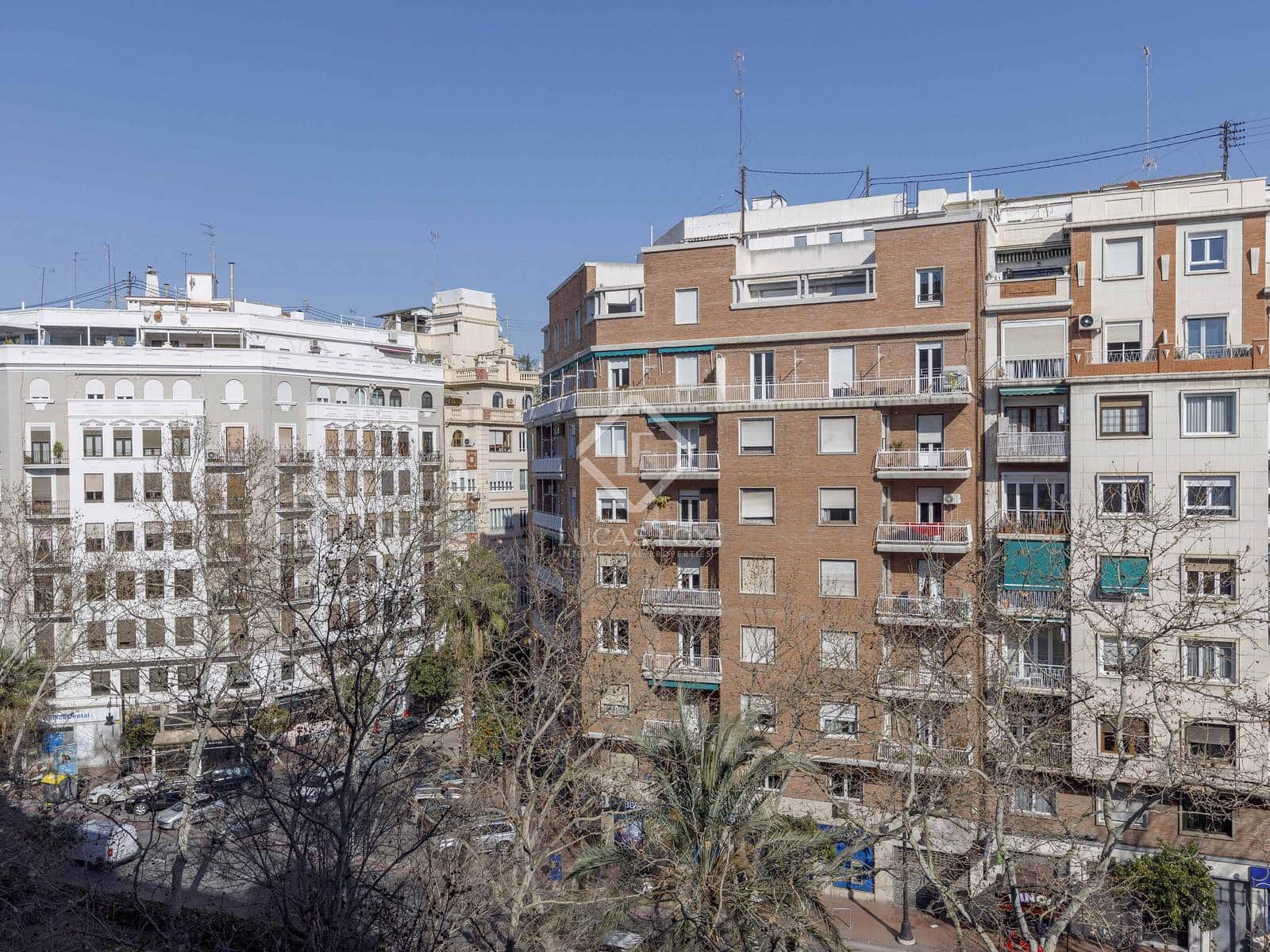 2 bedroom Apartment for rent in Valencia city - € 2,600 (Ref: 8789860)