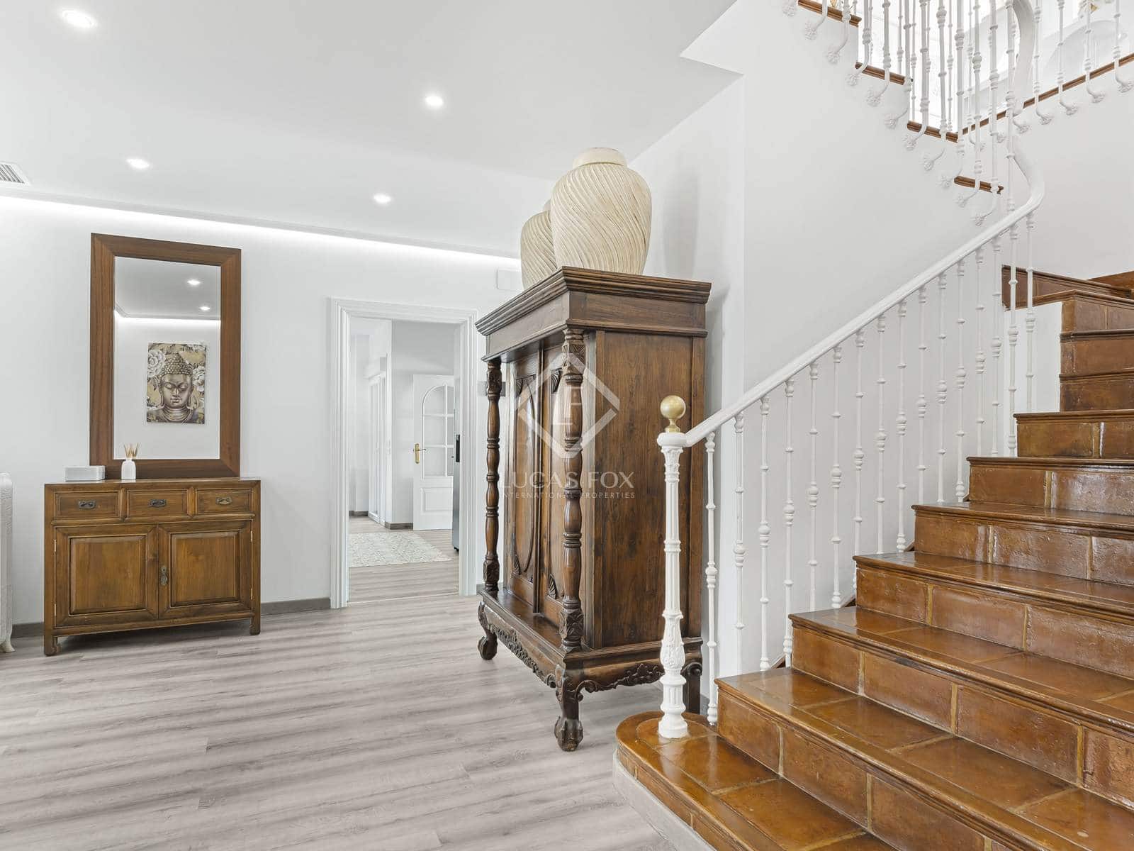 7 slaapkamer Villa te koop in El Campello met zwembad garage - € 3.500.000 (Ref: 8790911)