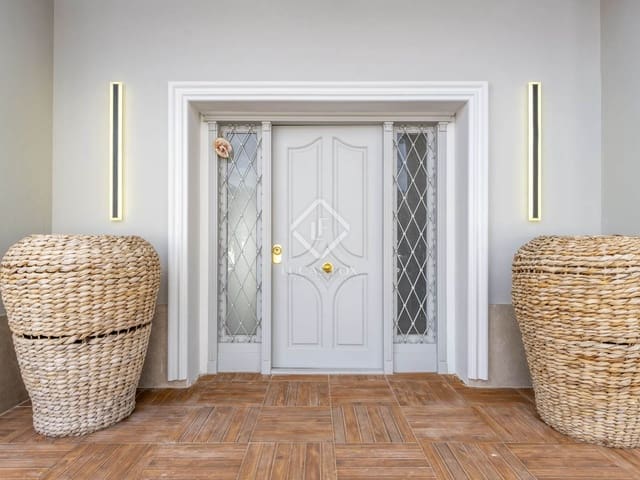 7 slaapkamer Villa te koop in El Campello met zwembad garage - € 3.500.000 (Ref: 8790911)