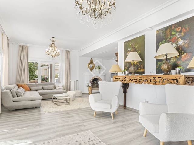 7 slaapkamer Villa te koop in El Campello met zwembad garage - € 3.500.000 (Ref: 8790911)