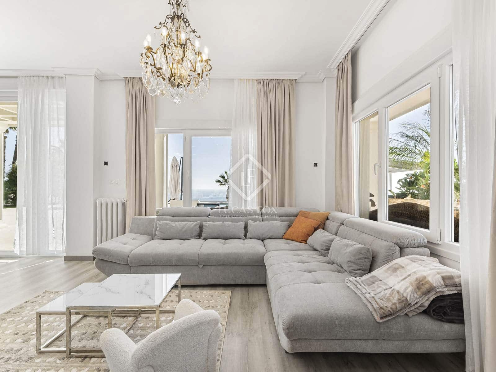 7 slaapkamer Villa te koop in El Campello met zwembad garage - € 3.500.000 (Ref: 8790911)