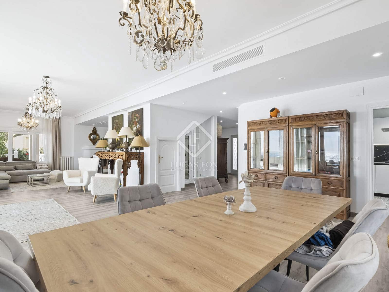 7 slaapkamer Villa te koop in El Campello met zwembad garage - € 3.500.000 (Ref: 8790911)