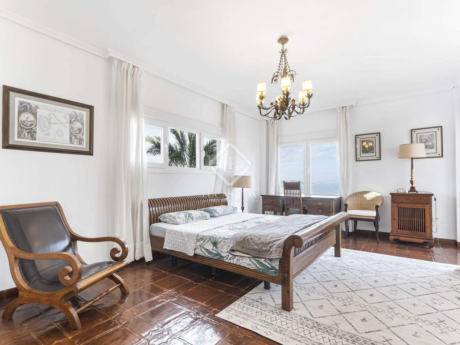 7 slaapkamer Villa te koop in El Campello met zwembad garage - € 3.500.000 (Ref: 8790911)