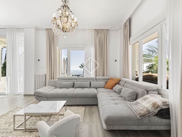 7 slaapkamer Villa te koop in El Campello met zwembad garage - € 3.500.000 (Ref: 8790911)