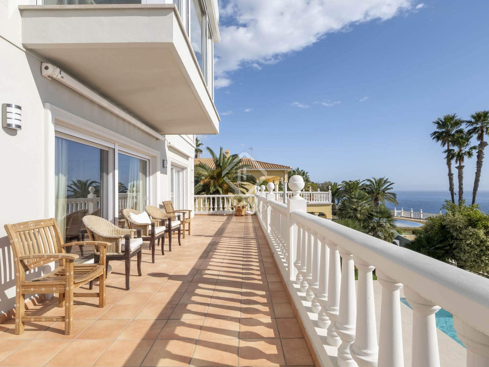 7 slaapkamer Villa te koop in El Campello met zwembad garage - € 3.500.000 (Ref: 8790911)