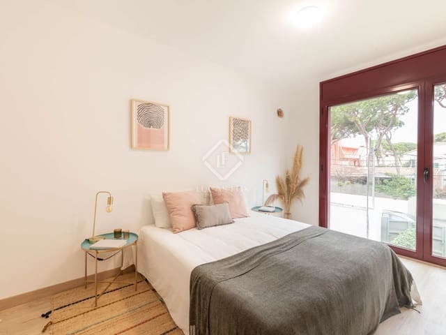 3 bedroom Villa for sale in La Pineda, Vila-seca with pool - € 980,000 (Ref: 8790960)