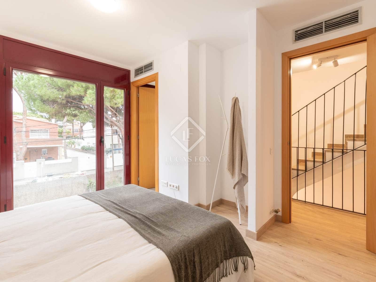 3 soverom Villa til salgs i La Pineda med svømmebasseng - € 980 000 (Ref: 8790960)