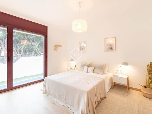 3 bedroom Villa for sale in La Pineda, Vila-seca with pool - € 980,000 (Ref: 8790960)