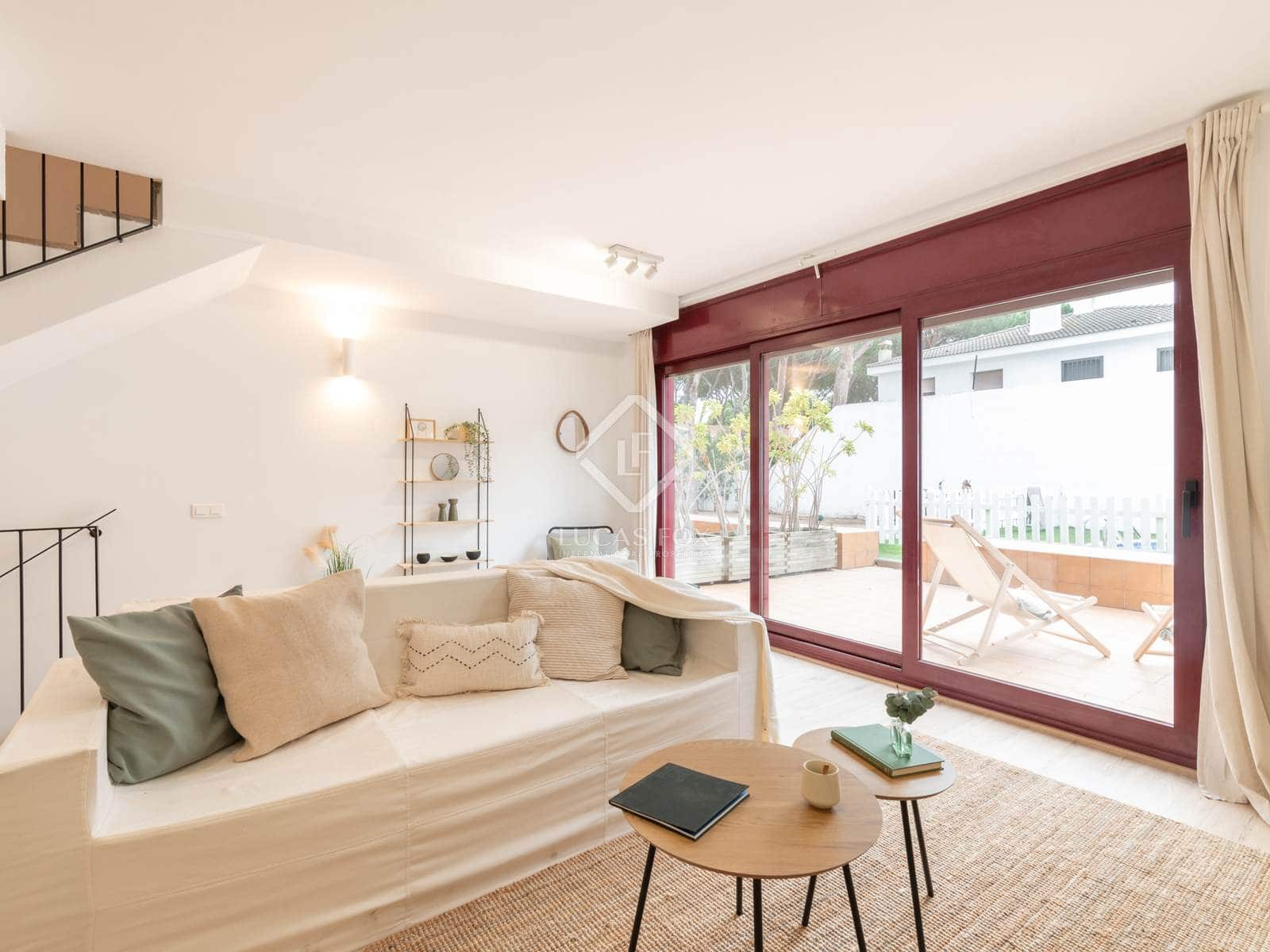 3 soverom Villa til salgs i La Pineda med svømmebasseng - € 980 000 (Ref: 8790960)