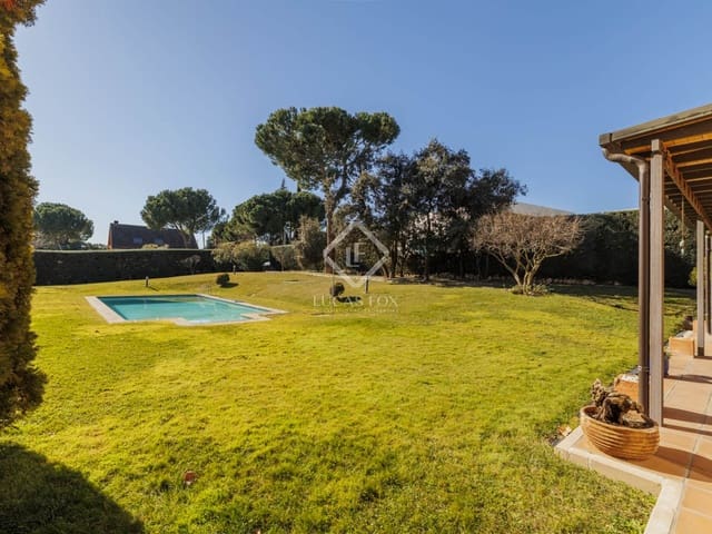 5 bedroom Villa for sale in Boadilla del Monte with pool garage - € 2,250,000 (Ref: 8793918)