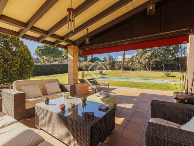 5 bedroom Villa for sale in Boadilla del Monte with pool garage - € 2,250,000 (Ref: 8793918)