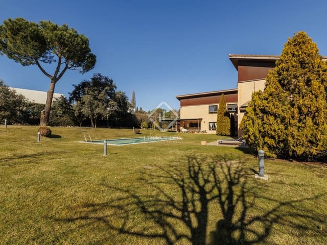 5 bedroom Villa for sale in Boadilla del Monte with pool garage - € 2,250,000 (Ref: 8793918)