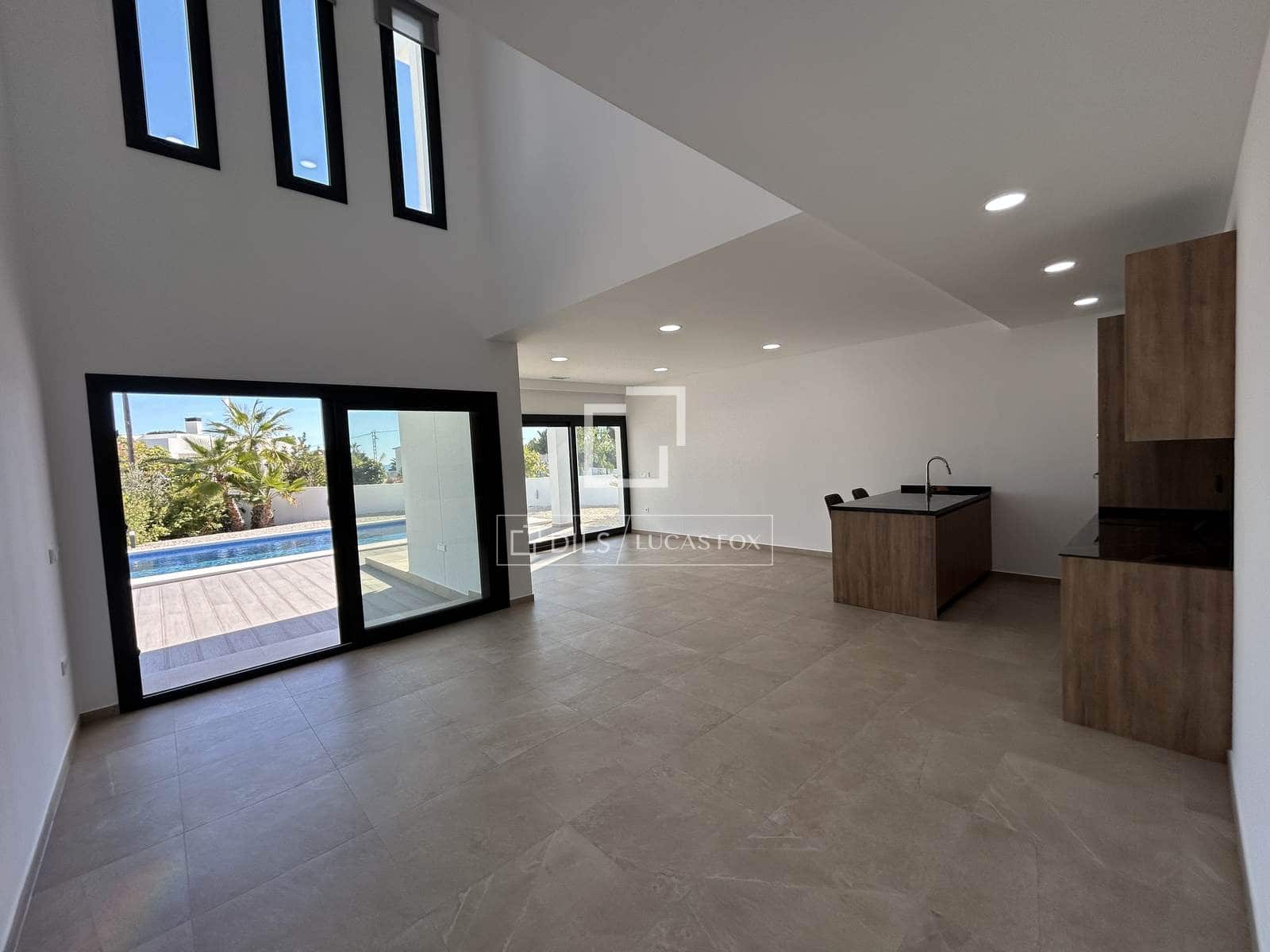 3 bedroom Villa for sale in Benissa with pool garage - € 1,175,000 (Ref: 8803268)