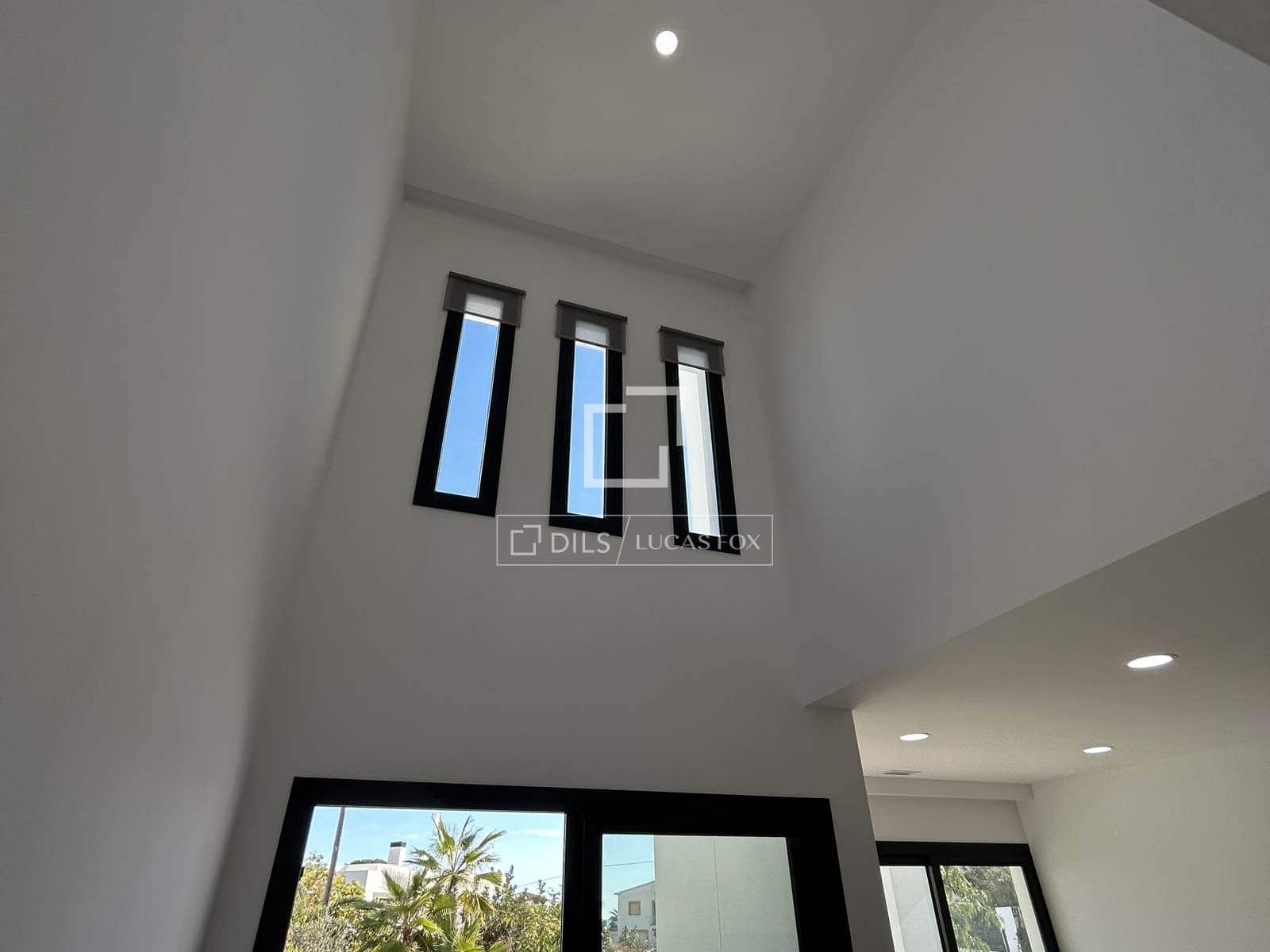 3 bedroom Villa for sale in Benissa with pool garage - € 1,175,000 (Ref: 8803268)