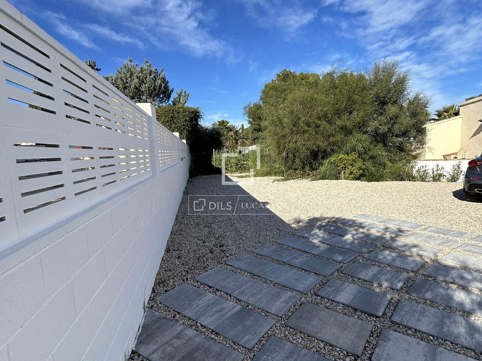 3 bedroom Villa for sale in Benissa with pool garage - € 1,175,000 (Ref: 8803268)