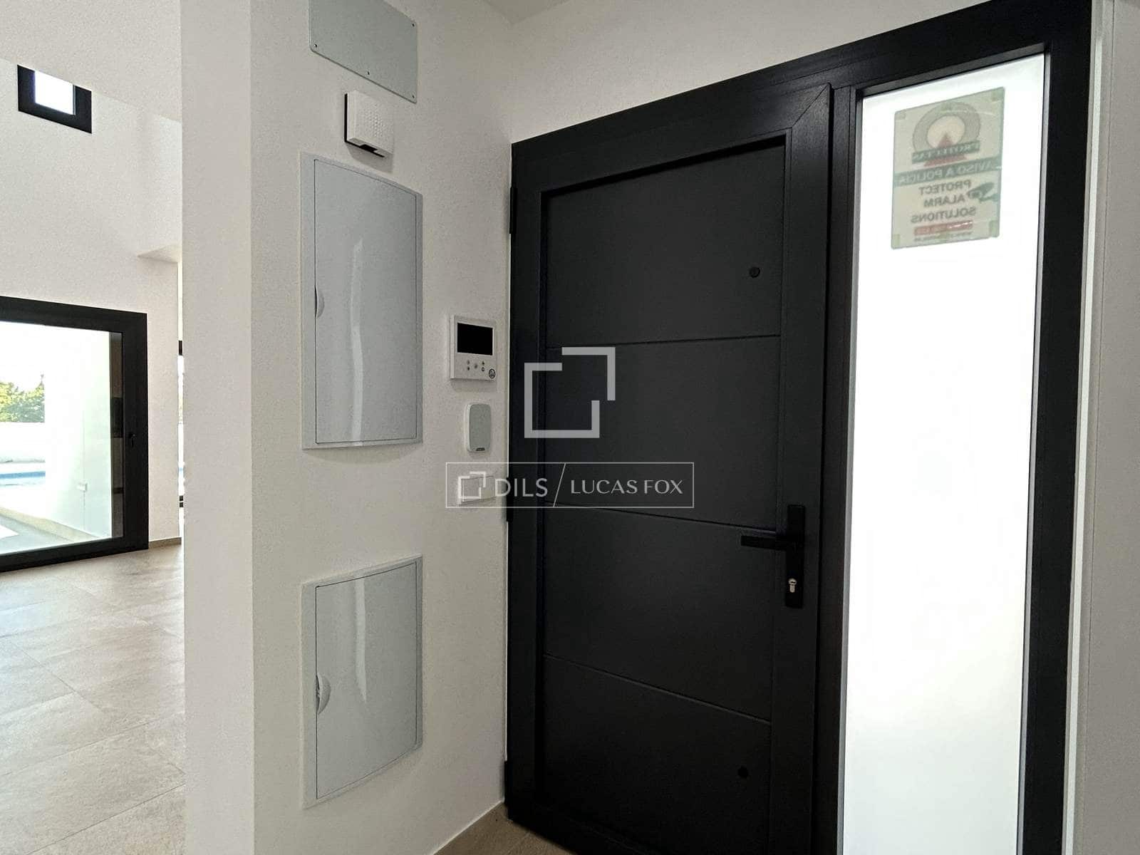 3 bedroom Villa for sale in Benissa with pool garage - € 1,175,000 (Ref: 8803268)