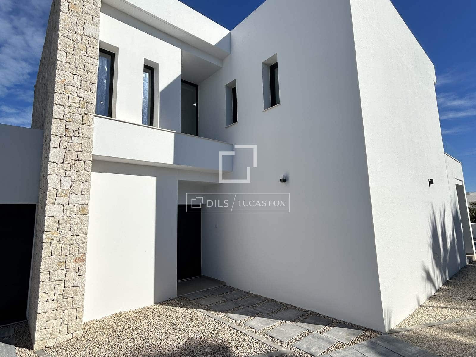 3 bedroom Villa for sale in Benissa with pool garage - € 1,175,000 (Ref: 8803268)
